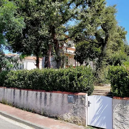 Beautiful House With Garden In Royan * Руайян