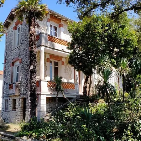 Beautiful House With Garden In Royan Апартаменты *